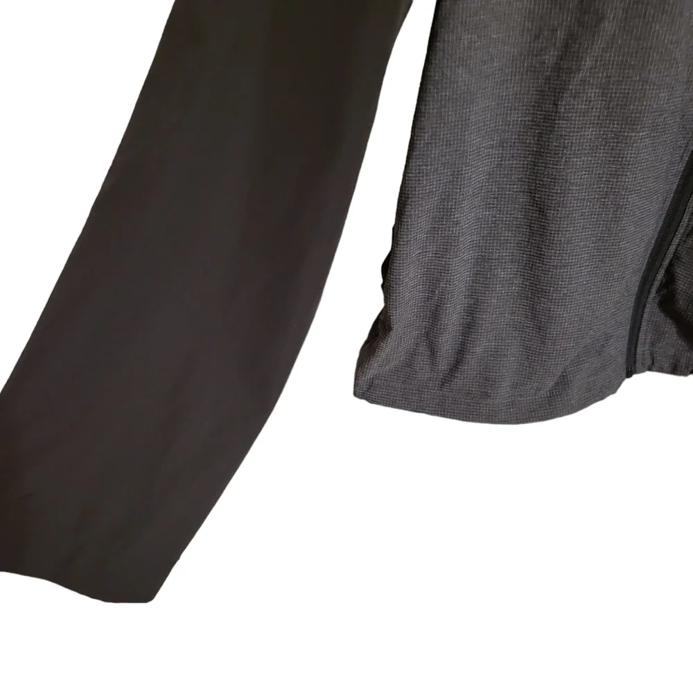 Travis Mathew Black Lightweight Golf Windbreaker Jacket